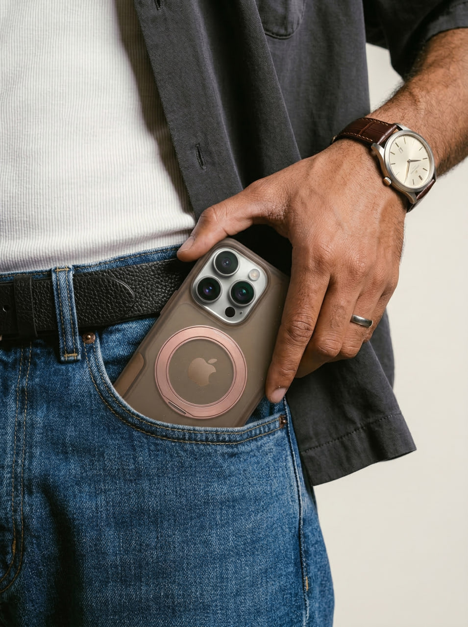 Чехол для iPhone 17 Магнитный шарм пластик+силикон